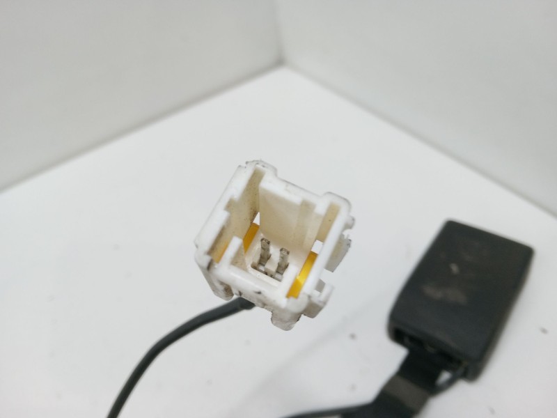 Recambio de anclaje cinturon delantero izquierdo para peugeot partner tepee 1.6 hdi 90 referencia OEM IAM 96815079XT  