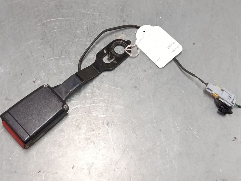 Recambio de anclaje cinturon delantero izquierdo para peugeot 208 i (ca_, cc_) 1.4 hdi referencia OEM IAM   