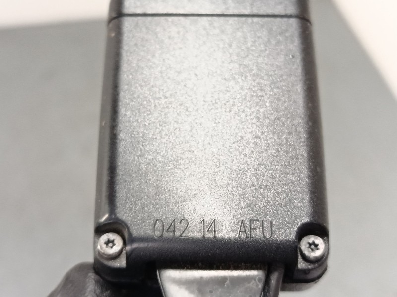 Recambio de anclaje cinturon delantero izquierdo para peugeot 208 i (ca_, cc_) 1.4 hdi referencia OEM IAM   