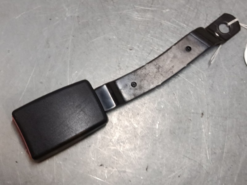 Recambio de anclaje cinturon delantero izquierdo para volkswagen polo iv (9n_, 9a_) 1.4 16v referencia OEM IAM 600857755D  