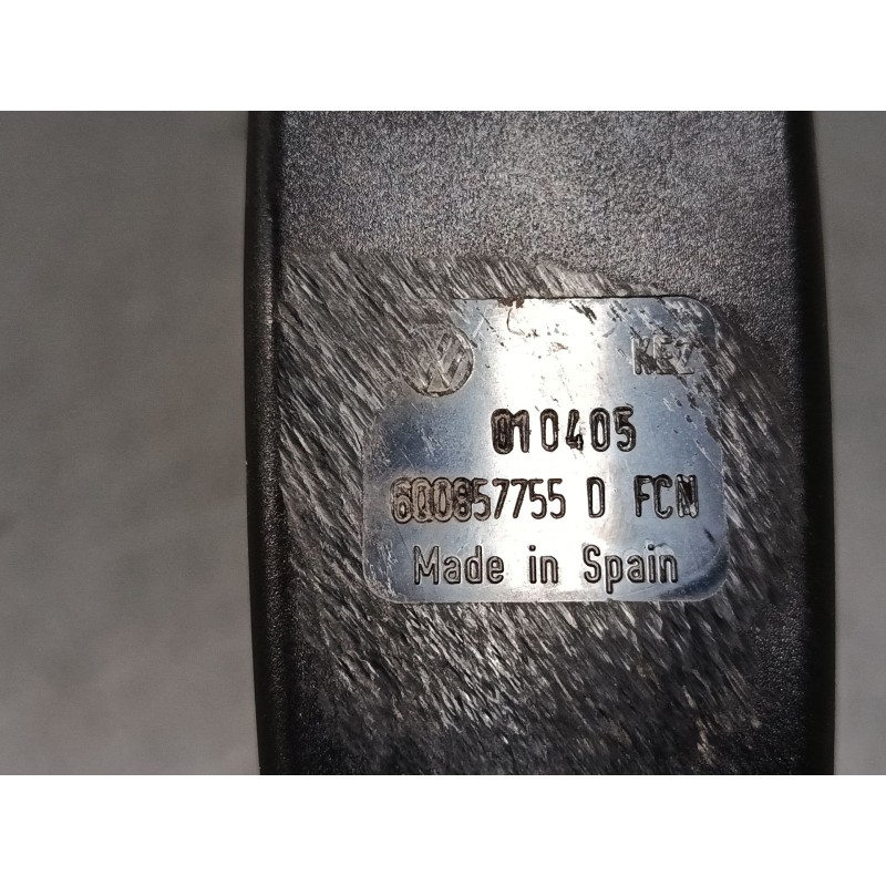 Recambio de anclaje cinturon delantero izquierdo para volkswagen polo iv (9n_, 9a_) 1.4 16v referencia OEM IAM 600857755D  