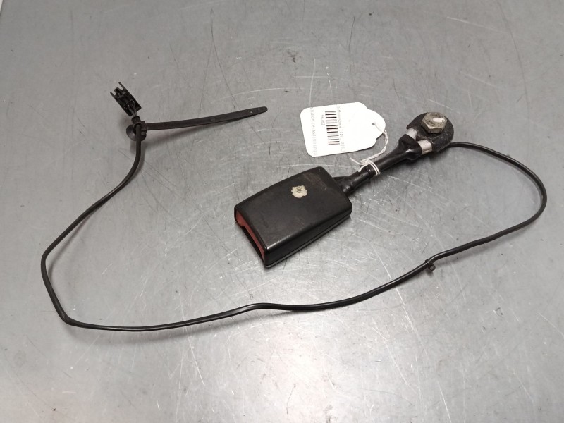Recambio de anclaje cinturon delantero izquierdo para fiat doblo monospace (119_, 223_) 1.4 referencia OEM IAM 7244 T002  