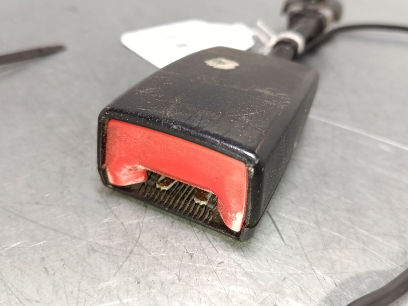 Recambio de anclaje cinturon delantero izquierdo para fiat doblo monospace (119_, 223_) 1.4 referencia OEM IAM 7244 T002  