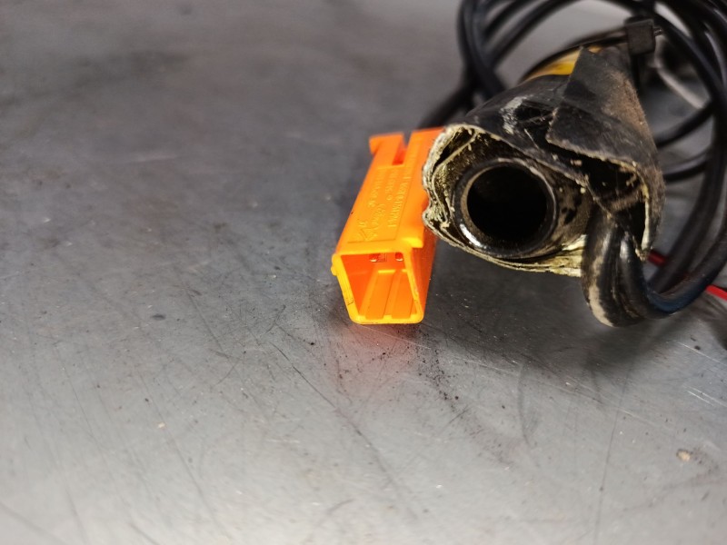 Recambio de anclaje cinturon delantero derecho para land rover discovery iii (l319) 2.7 td 4x4 referencia OEM IAM   