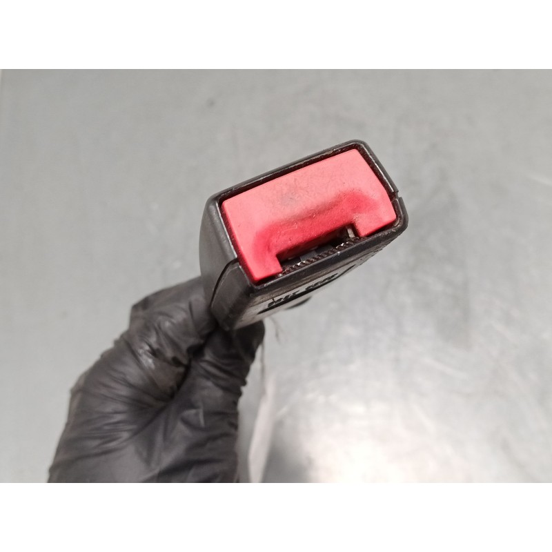 Recambio de anclaje cinturon delantero derecho para fiat doblo monospace (119_, 223_) 1.4 referencia OEM IAM 7096 T002  