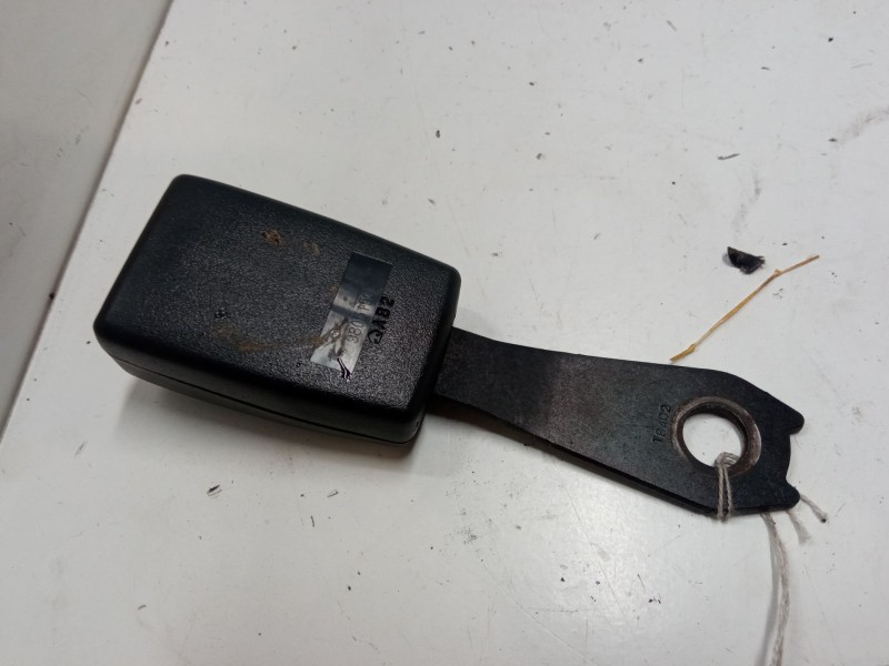 Recambio de anclaje cinturon delantero izquierdo para mitsubishi galant viii (ea_) 2.0 (ea2a) referencia OEM IAM   