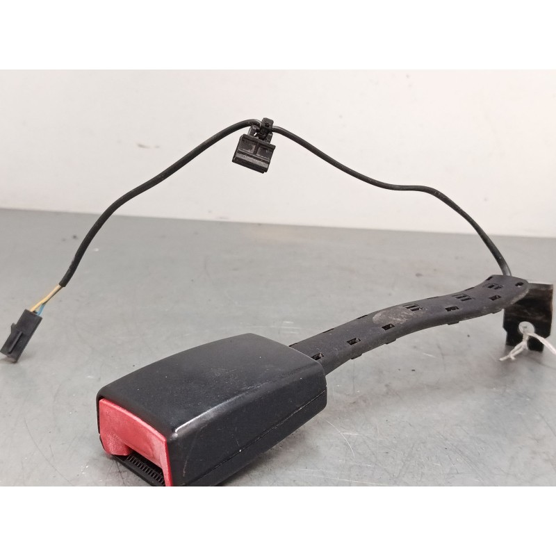 Recambio de anclaje cinturon delantero izquierdo para seat altea xl (5p5, 5p8) 1.4 tsi referencia OEM IAM 5P0857755H  