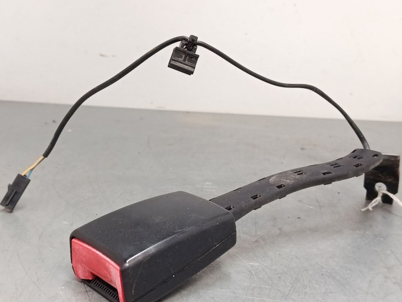 Recambio de anclaje cinturon delantero izquierdo para seat altea xl (5p5, 5p8) 1.4 tsi referencia OEM IAM 5P0857755H  