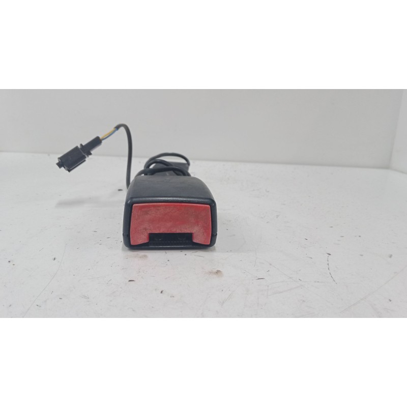 Recambio de anclaje cinturon delantero izquierdo para seat ibiza iv (6j5, 6p1) 1.4 tdi referencia OEM IAM 6R0857756B  