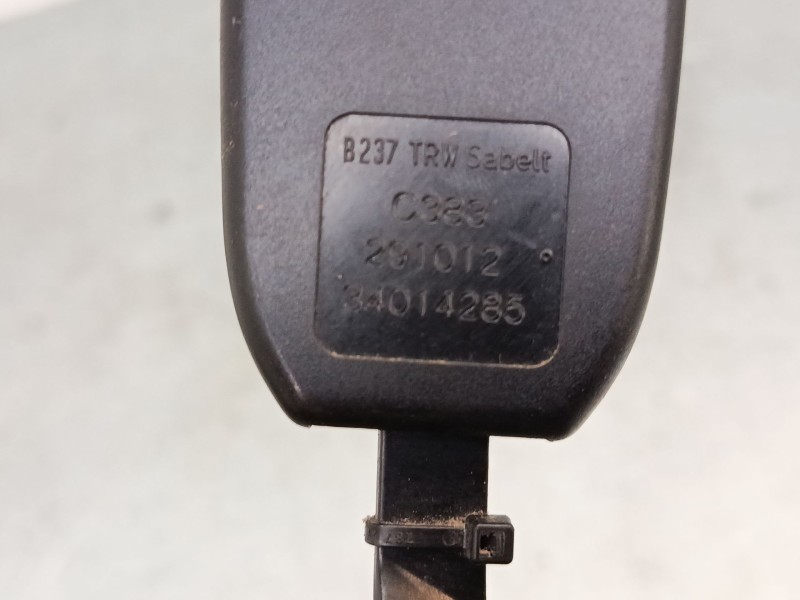 Recambio de anclaje cinturon delantero izquierdo para iveco daily v furgoneta 29s13, 29l13, 35c13, 35s13, 40c13, 40s13 referenci