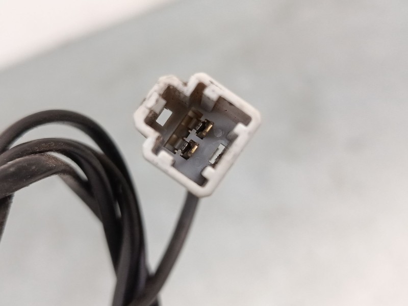 Recambio de anclaje cinturon delantero izquierdo para iveco daily v furgoneta 29s13, 29l13, 35c13, 35s13, 40c13, 40s13 referenci