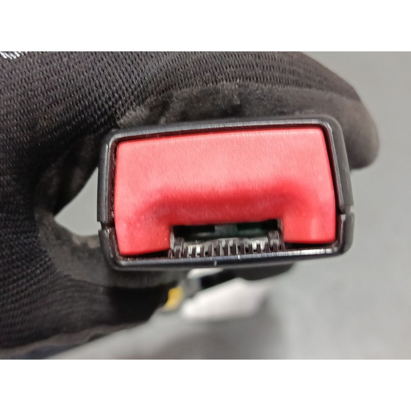 Recambio de anclaje cinturon delantero izquierdo para bmw 7 (e65, e66, e67) 730 i, li referencia OEM IAM 6982523  