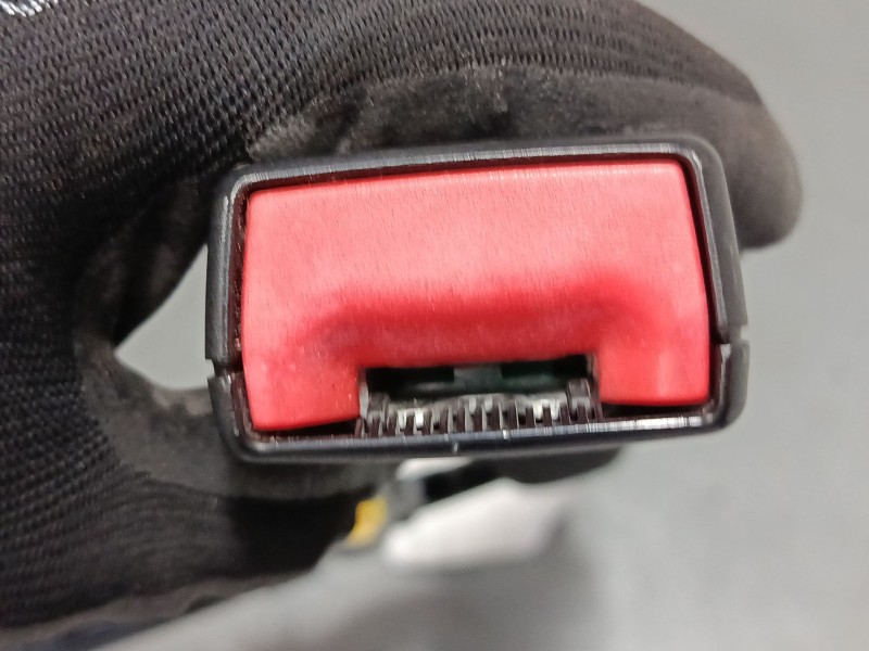 Recambio de anclaje cinturon delantero izquierdo para bmw 7 (e65, e66, e67) 730 i, li referencia OEM IAM 6982523  