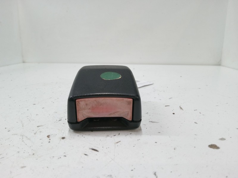 Recambio de anclaje cinturon delantero izquierdo para ford fiesta iii (gfj) 1.3 referencia OEM IAM 94FBA61208BC  