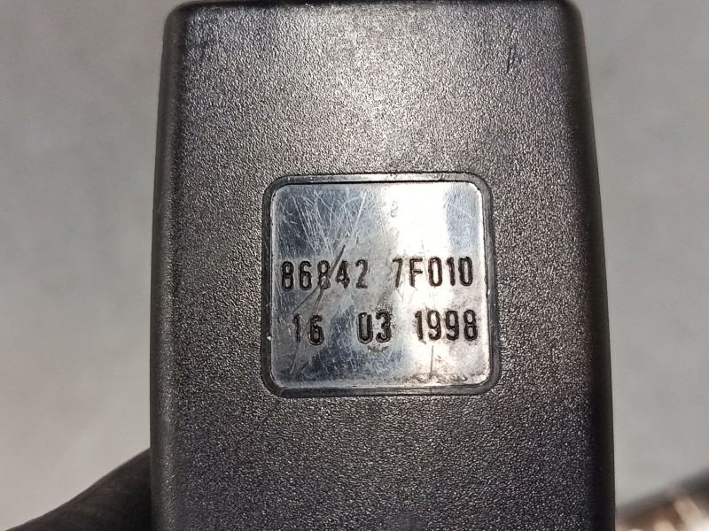 Recambio de anclaje cinturon delantero izquierdo para nissan terrano ii (r20) 2.7 td 4wd referencia OEM IAM 86842 7F010  