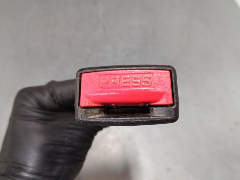 Recambio de anclaje cinturon delantero izquierdo para peugeot partner tepee 1.6 hdi 90 referencia OEM IAM 96815079XTE  