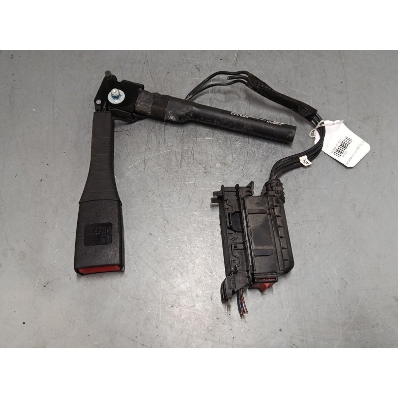 Recambio de anclaje cinturon delantero izquierdo para opel corsa d (s07) 1.2 (l08, l68) referencia OEM IAM 616046700C  