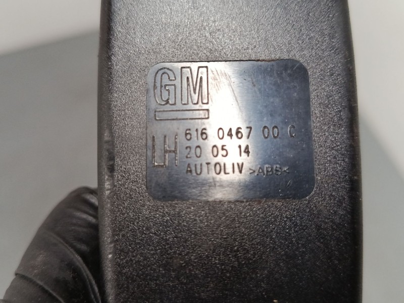 Recambio de anclaje cinturon delantero izquierdo para opel corsa d (s07) 1.2 (l08, l68) referencia OEM IAM 616046700C  