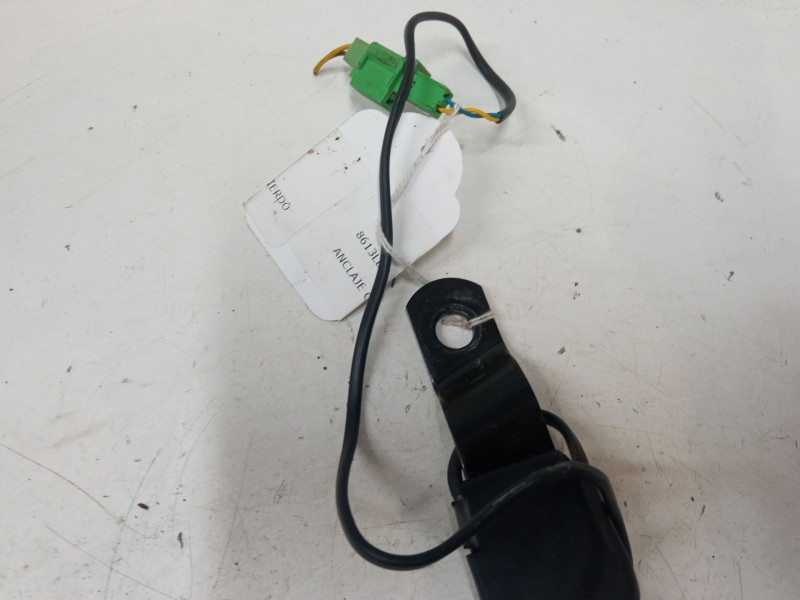 Recambio de anclaje cinturon delantero izquierdo para volkswagen polo v (6r1, 6c1) 1.2 referencia OEM IAM   