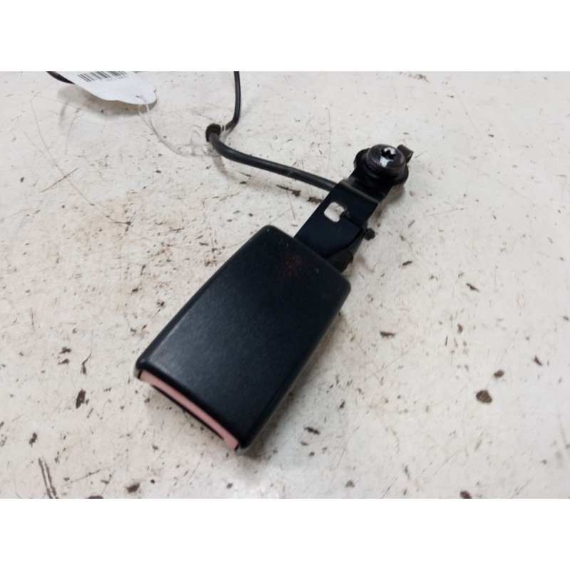 Recambio de anclaje cinturon delantero izquierdo para fiat qubo (225_) 1.3 d multijet (225cxb1a, 225axb1a, 225cxb11, 225axb11,..