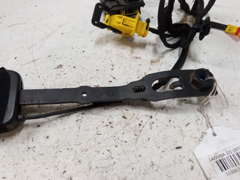 Recambio de anclaje cinturon delantero izquierdo para renault laguna iii (bt0/1) 1.5 dci (bt00, bt0a, bt0t, bt1j) referencia OEM