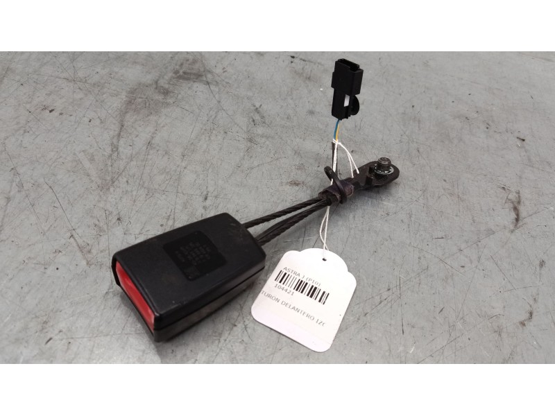 Recambio de anclaje cinturon delantero izquierdo para opel astra j (p10) 1.4 turbo (68) referencia OEM IAM   