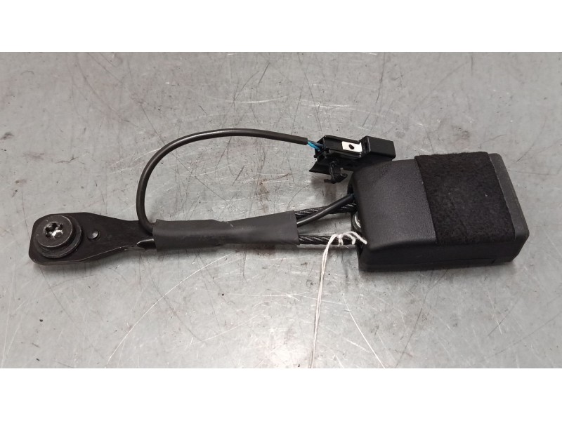 Recambio de anclaje cinturon delantero izquierdo para opel insignia a (g09) 2.0 cdti (68) referencia OEM IAM   