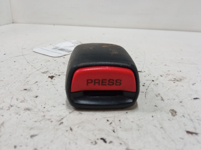 Recambio de anclaje cinturon delantero izquierdo para nissan almera i hatchback (n15) 1.4 referencia OEM IAM   