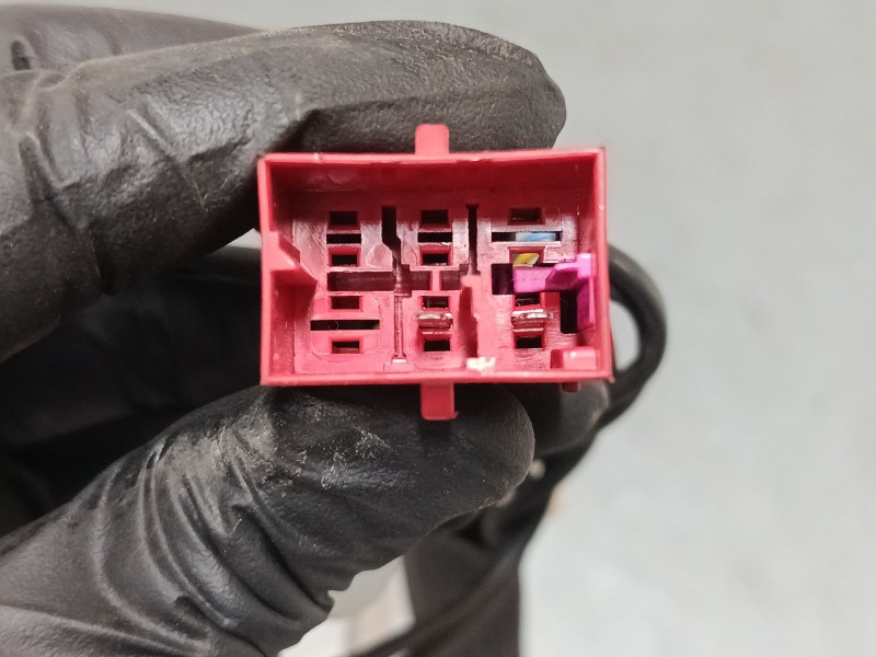 Recambio de anclaje cinturon delantero izquierdo para seat ibiza iv sc (6j1, 6p5) 1.4 referencia OEM IAM 600857755F  