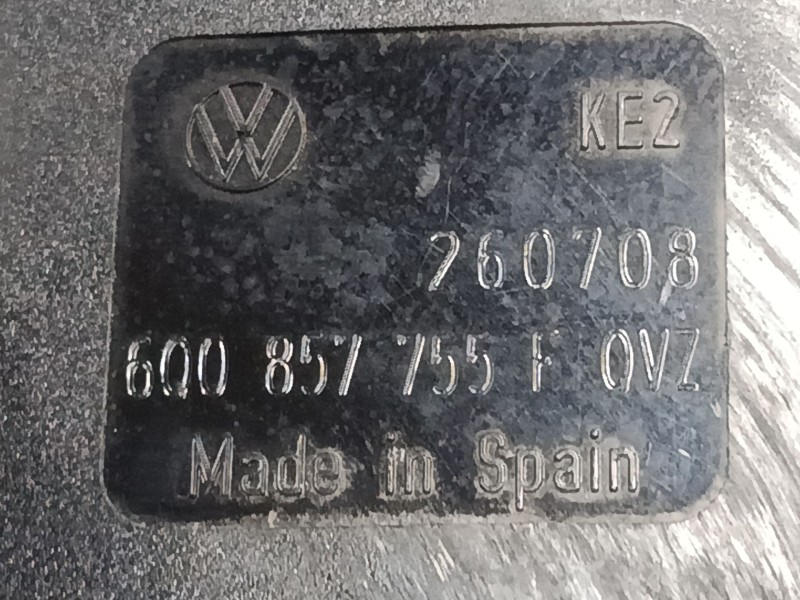 Recambio de anclaje cinturon delantero izquierdo para seat ibiza iv sc (6j1, 6p5) 1.4 referencia OEM IAM 600857755F  