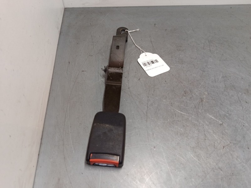 Recambio de anclaje cinturon delantero izquierdo para volkswagen golf iii cabriolet (1e7) 1.8 referencia OEM IAM   