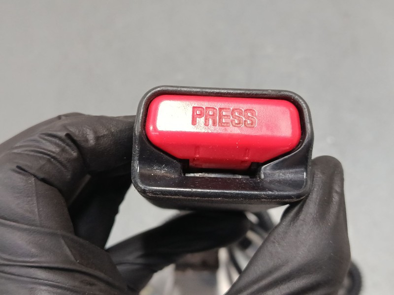 Recambio de anclaje cinturon delantero izquierdo para toyota auris (_e15_) 1.33 dual-vvti (nre150_) referencia OEM IAM   