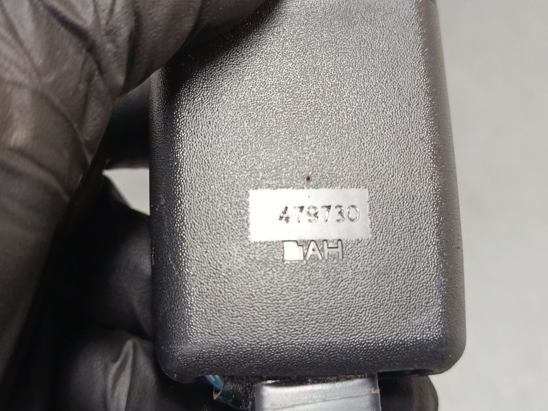 Recambio de anclaje cinturon delantero izquierdo para toyota auris (_e15_) 1.33 dual-vvti (nre150_) referencia OEM IAM   