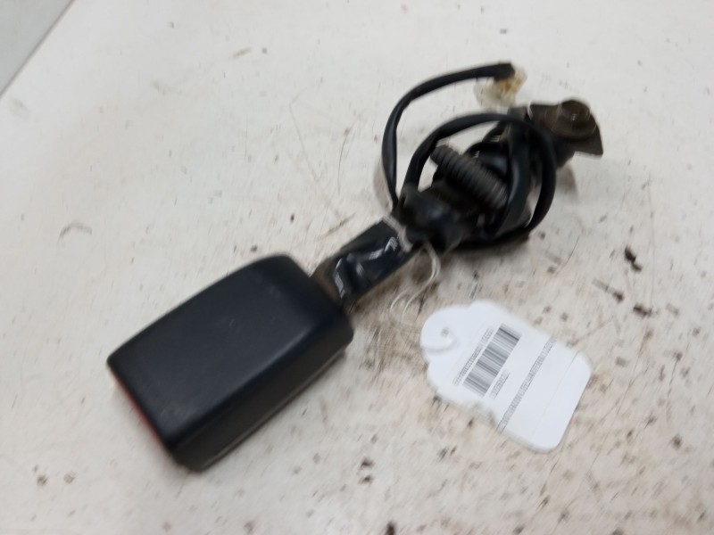 Recambio de anclaje cinturon delantero izquierdo para mazda 6 hatchback (gg) 2.0 di (gg14) referencia OEM IAM 040406AC  