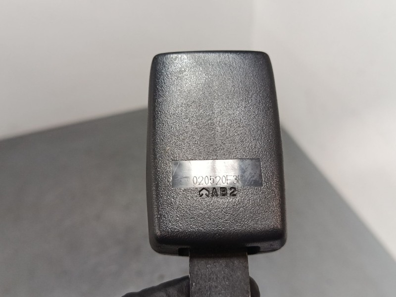 Recambio de anclaje cinturon delantero izquierdo para toyota yaris (_p1_) 1.5 (ncp13_) referencia OEM IAM 020520E3P  