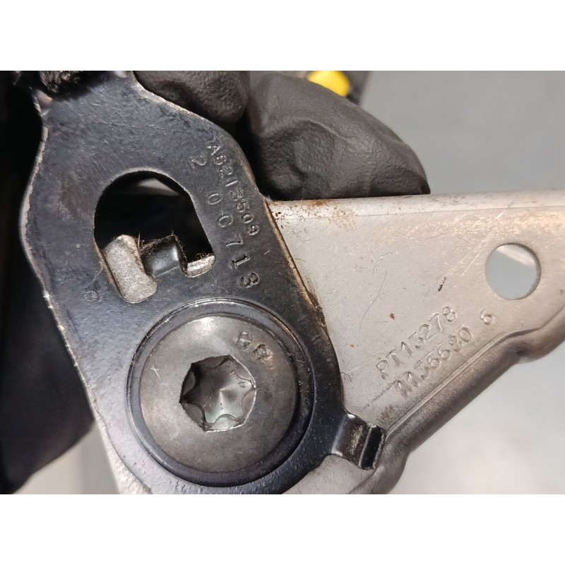 Recambio de anclaje cinturon delantero izquierdo para citroën c4 picasso ii 1.6 hdi 90 referencia OEM IAM A6213509  