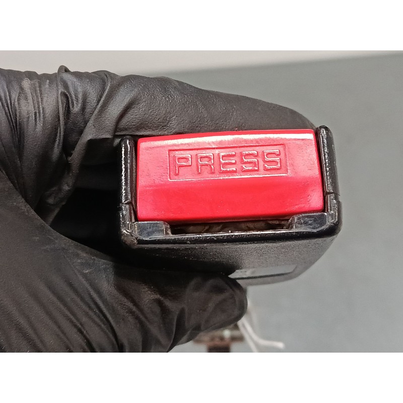 Recambio de anclaje cinturon delantero izquierdo para suzuki vitara cabrio (et) 2.0 hdi (se 420hdi) referencia OEM IAM   