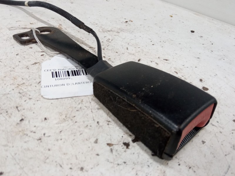 Recambio de anclaje cinturon delantero izquierdo para kia cee´d hatchback (ed) 1.4 referencia OEM IAM   