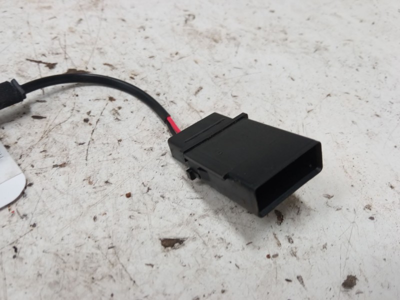 Recambio de anclaje cinturon delantero izquierdo para fiat 500l (351_, 352_) 1.4 (199lyb1b) referencia OEM IAM 34147663F  