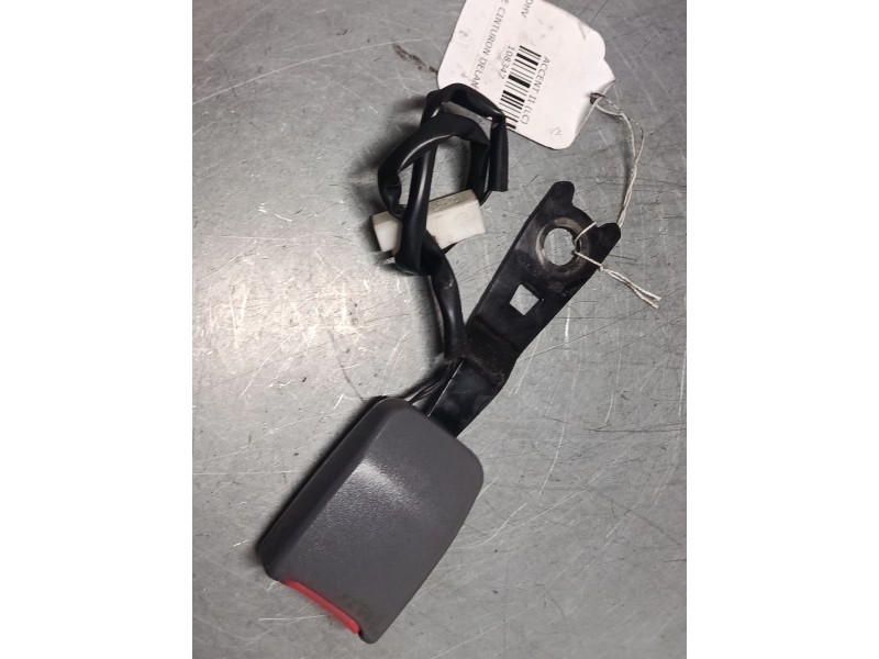 Recambio de anclaje cinturon delantero izquierdo para hyundai accent ii (lc) 1.3 referencia OEM IAM 1HJ 3798 164  