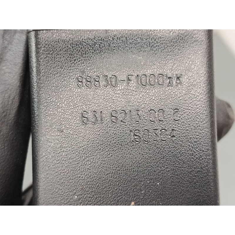 Recambio de anclaje cinturon delantero izquierdo para kia sportage iv (ql, qle) 1.7 crdi referencia OEM IAM 88830 F1000  