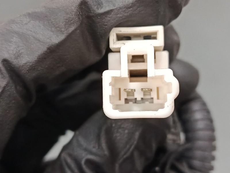 Recambio de anclaje cinturon delantero izquierdo para kia sportage iv (ql, qle) 1.7 crdi referencia OEM IAM 88830 F1000  