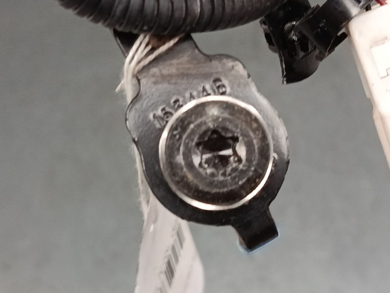 Recambio de anclaje cinturon delantero izquierdo para kia sportage iv (ql, qle) 1.7 crdi referencia OEM IAM 88830 F1000  