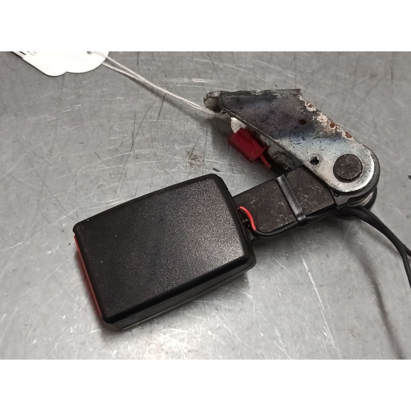 Recambio de anclaje cinturon trasero derecho para bmw 7 (e65, e66, e67) 730 i, li referencia OEM IAM 7134042  