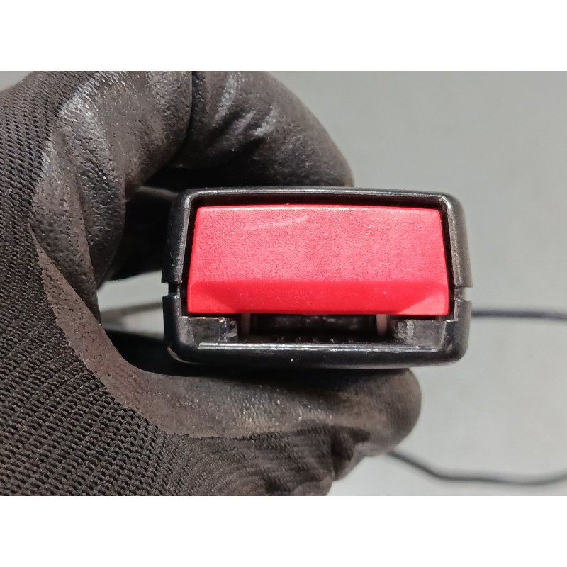 Recambio de anclaje cinturon trasero derecho para bmw 7 (e65, e66, e67) 730 i, li referencia OEM IAM 7134042  