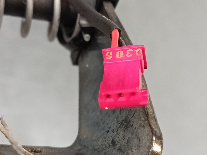 Recambio de anclaje cinturon trasero derecho para bmw 7 (e65, e66, e67) 730 i, li referencia OEM IAM 7134042  