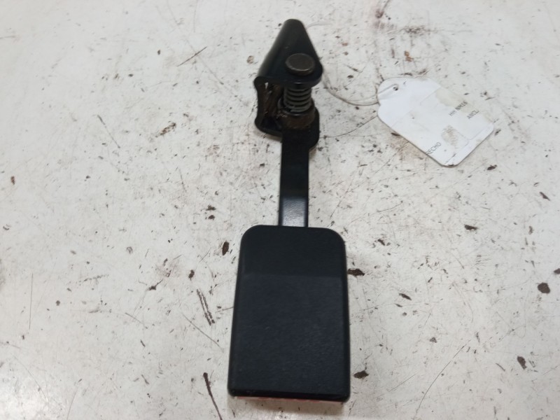 Recambio de anclaje cinturon trasero derecho para peugeot 307 cc (3b) 2.0 16v referencia OEM IAM   