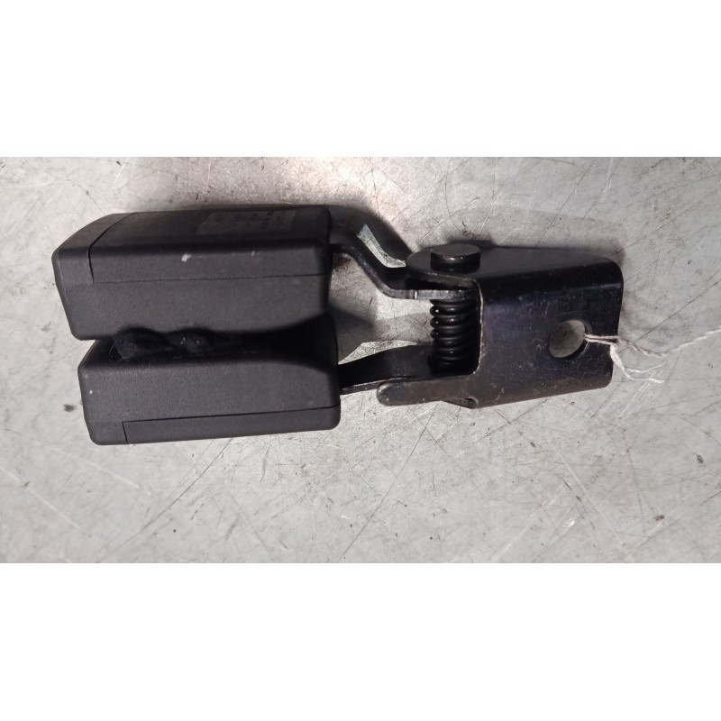 Recambio de anclaje cinturon trasero derecho para opel insignia a (g09) 2.0 cdti (68) referencia OEM IAM 13267110  