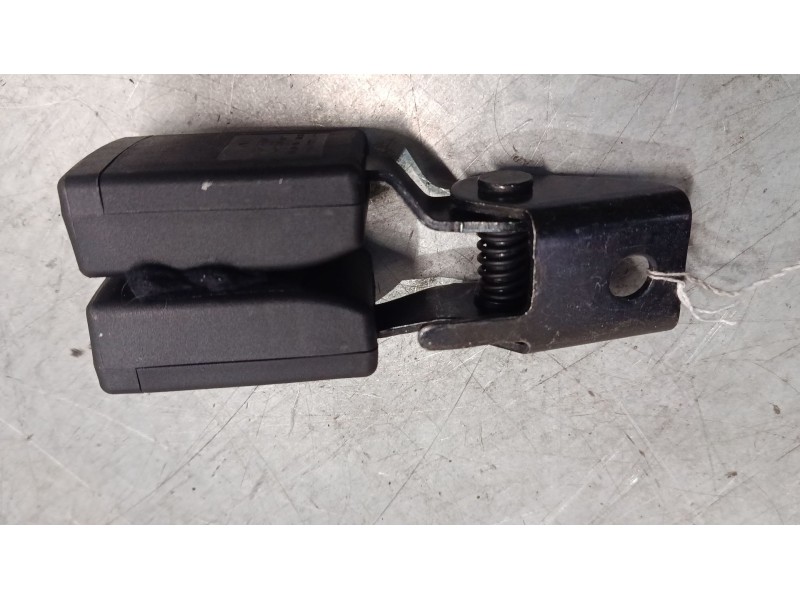 Recambio de anclaje cinturon trasero derecho para opel insignia a (g09) 2.0 cdti (68) referencia OEM IAM 13267110  