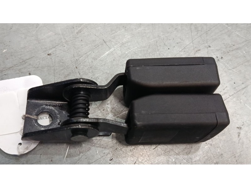 Recambio de anclaje cinturon trasero derecho para opel insignia a (g09) 2.0 cdti (68) referencia OEM IAM 13267110  